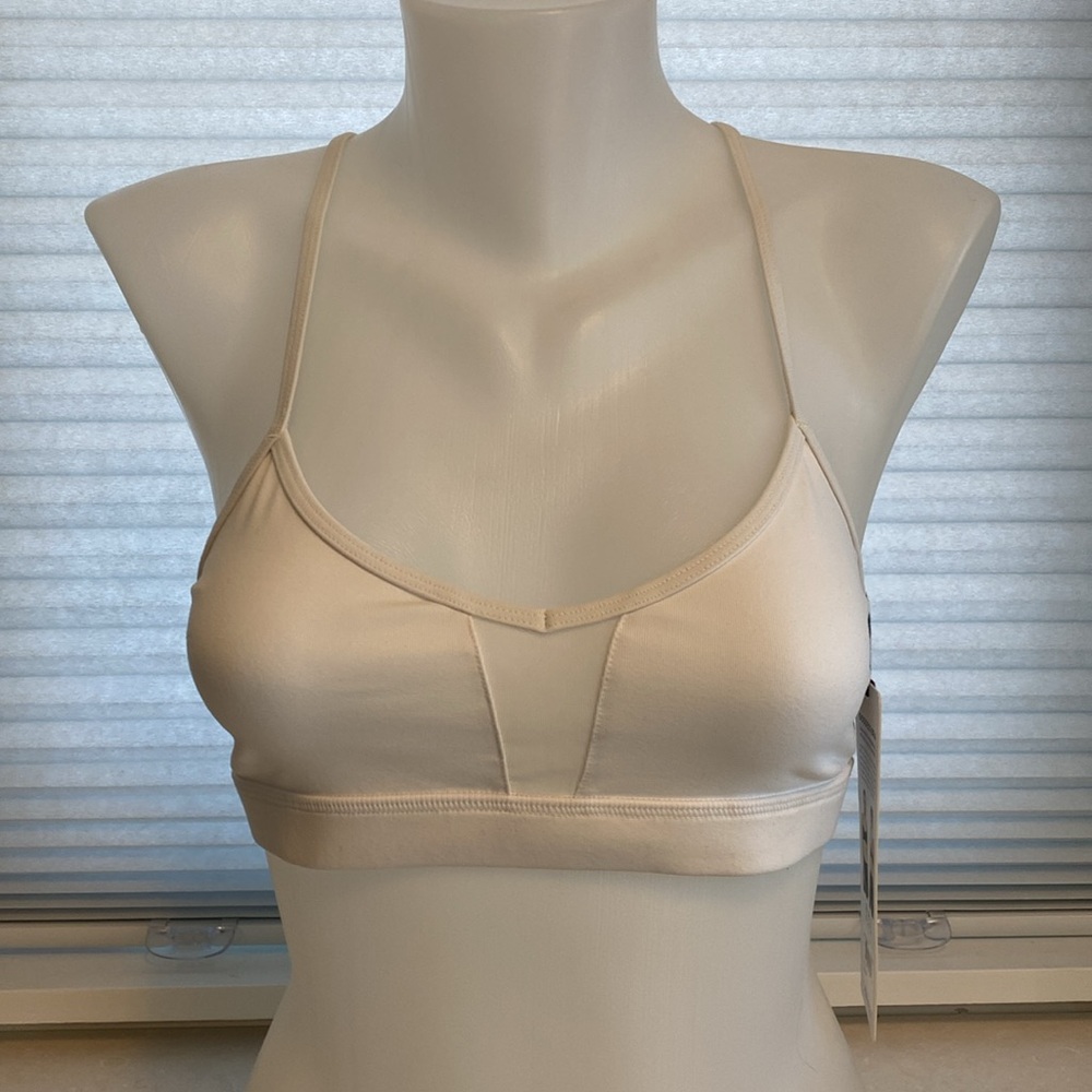ALO Yoga Goddess Bra. White. Size M 
BNWT